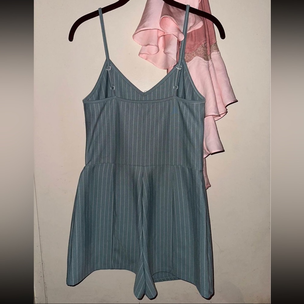 Romper - Picture 2 of 3
